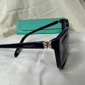 Tiffany & Co. sunglasses perfect cat eye shape RARE navy blue color